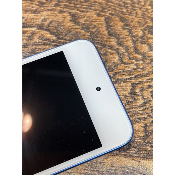 Apple iPod Touch 6th Generation Blue 32 GB Model: A1574 W/ Cable & Adpt - Picture 4 of 7